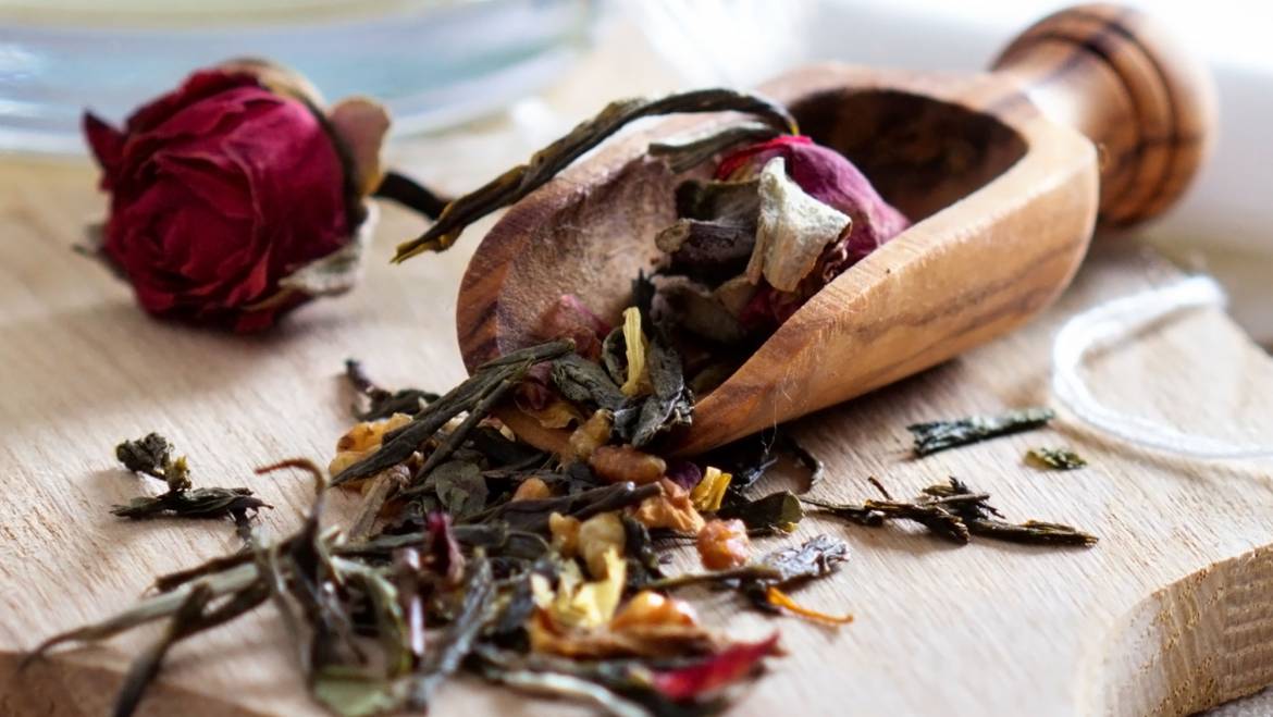 Green tea: Health benefits, side effects, and research